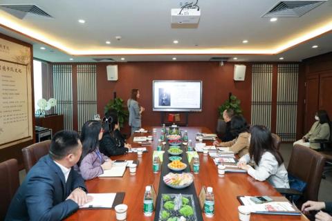 罗湖区人大常委副主任谭会茹一行莅临富联娱乐调研