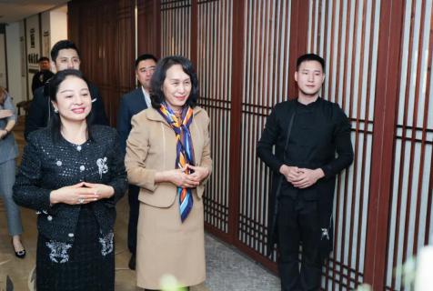 罗湖区人大常委副主任谭会茹一行莅临富联娱乐调研