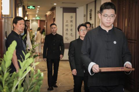 罗湖区委统战部副部长、工商联党组书记叶志伟一行到富联娱乐调研