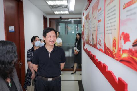 罗湖区委统战部副部长、工商联党组书记叶志伟一行到富联娱乐调研