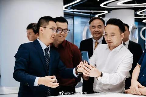秋日餐叙 共叙商机|富联娱乐董事长李厚德受邀参加丽泽SOHO秋日餐叙