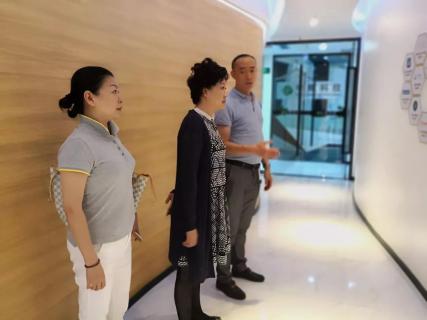 赣江南昌经开区领导受邀访问富联娱乐加速器，为优质项目落地南昌创造新机遇